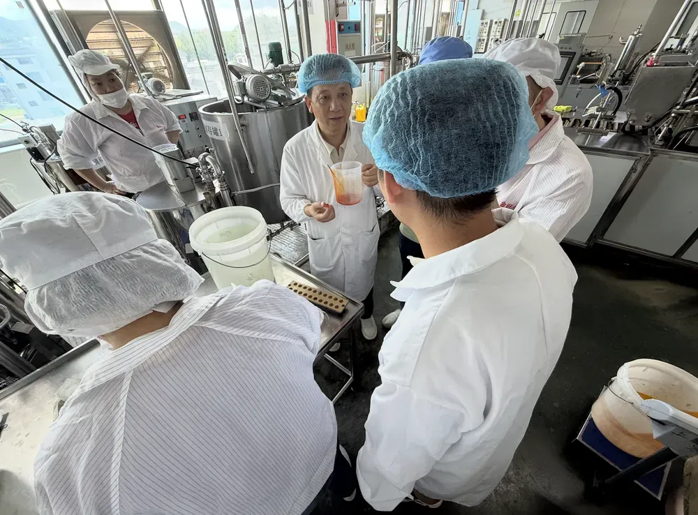 前往功能性软糖的工厂